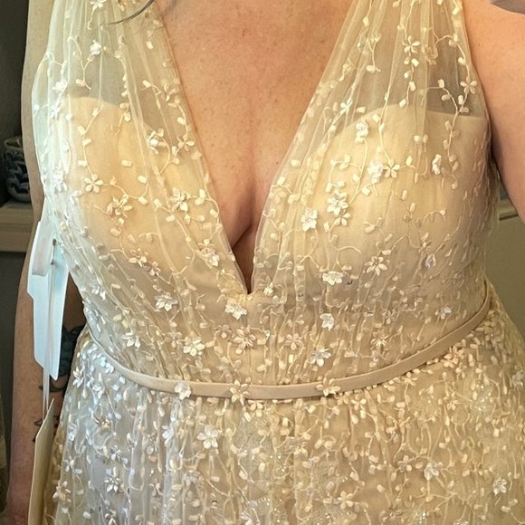 Melissa Sweet Wedding Gown NWT applique flowers 14 - Picture 3 of 16